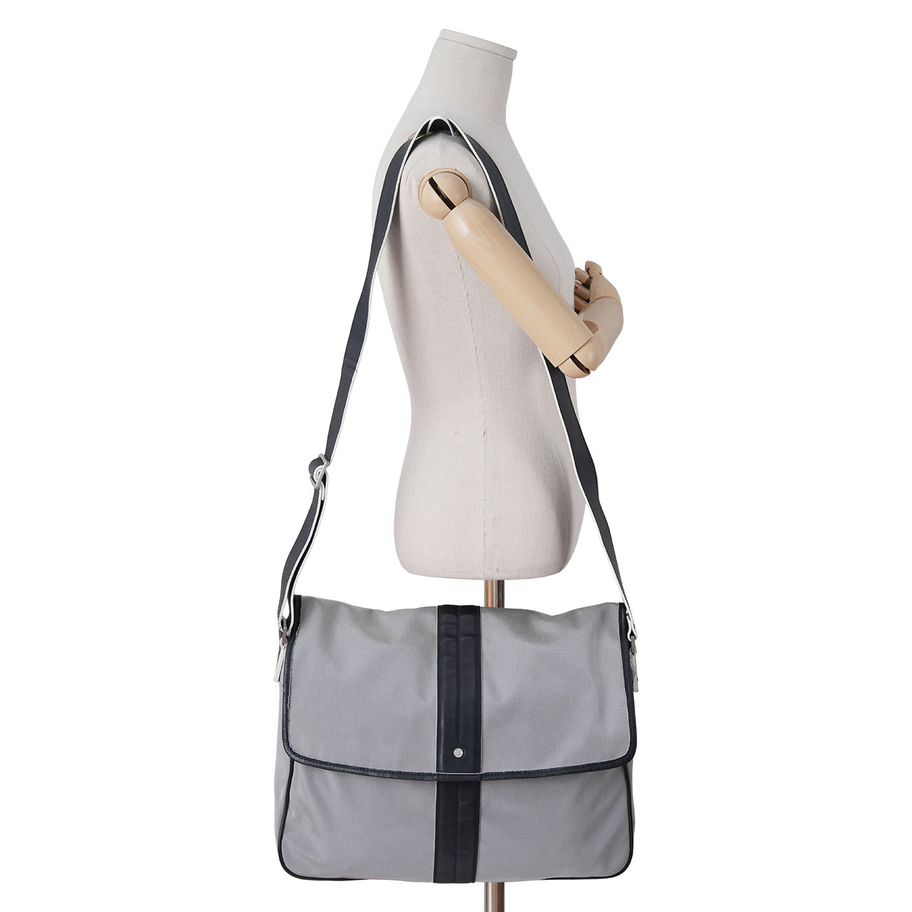 FERRAGAMO(USED)페레가모 나일론 숄더백